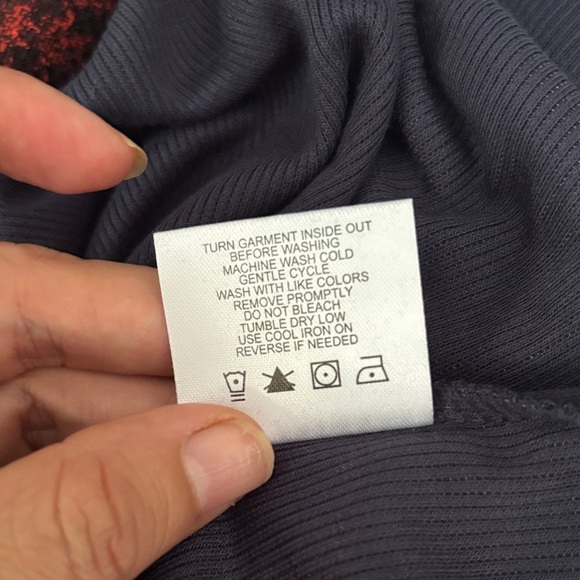 Threads 4 Thought Black Off-Shoulder Tee - Picture 8 of 8